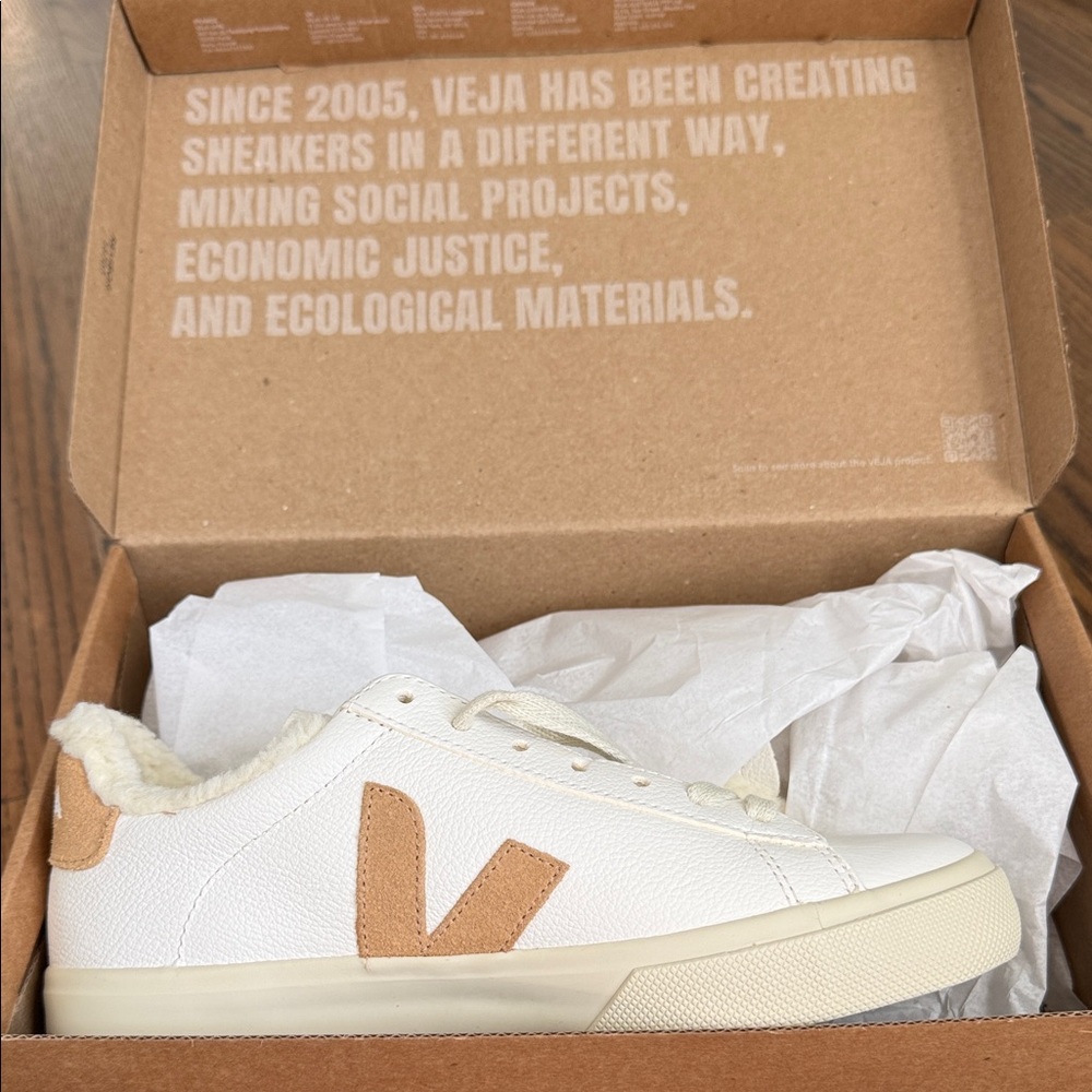 Veja Women's White & Tan Shearling-Lined Leather Sneaker